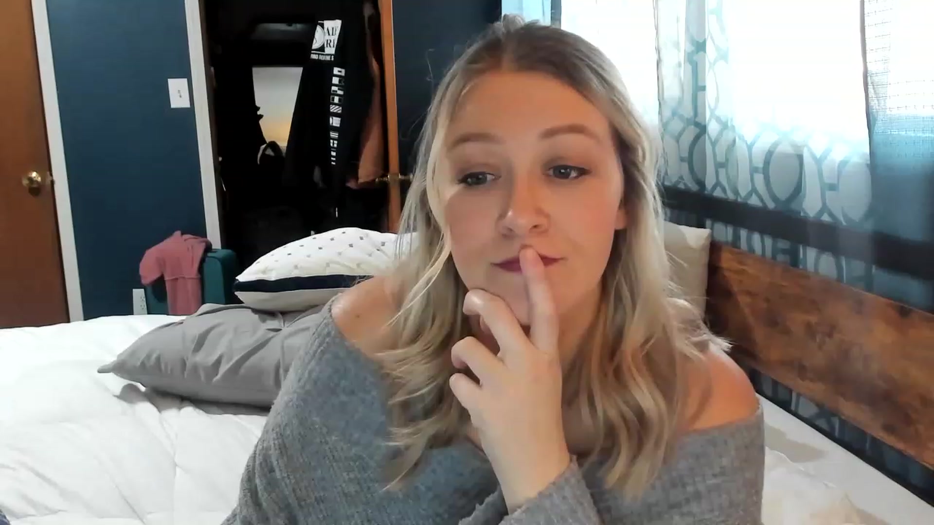 Gallery image thumbnail from ShylaMarie1's myfreecams stream on, 01/31/2023, 20:13 image 3 of 20