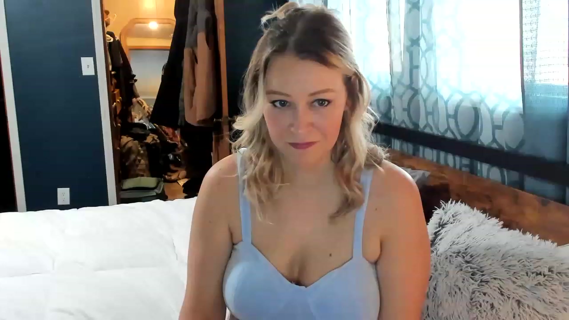 Gallery image thumbnail from ShylaMarie1's myfreecams stream on, 02/02/2023, 17:41 image 2 of 20