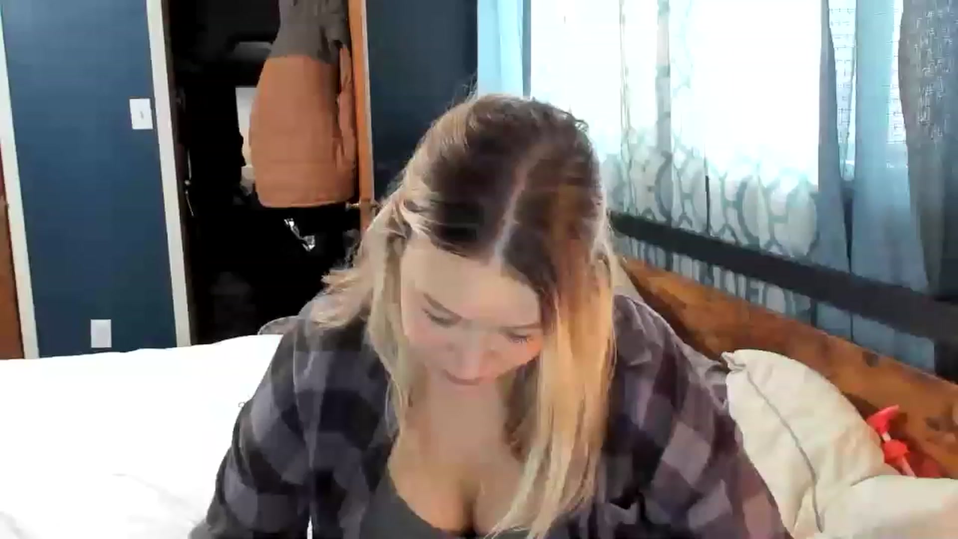 Gallery image thumbnail from ShylaMarie1's myfreecams stream on, 02/07/2023, 22:04 image 17 of 20