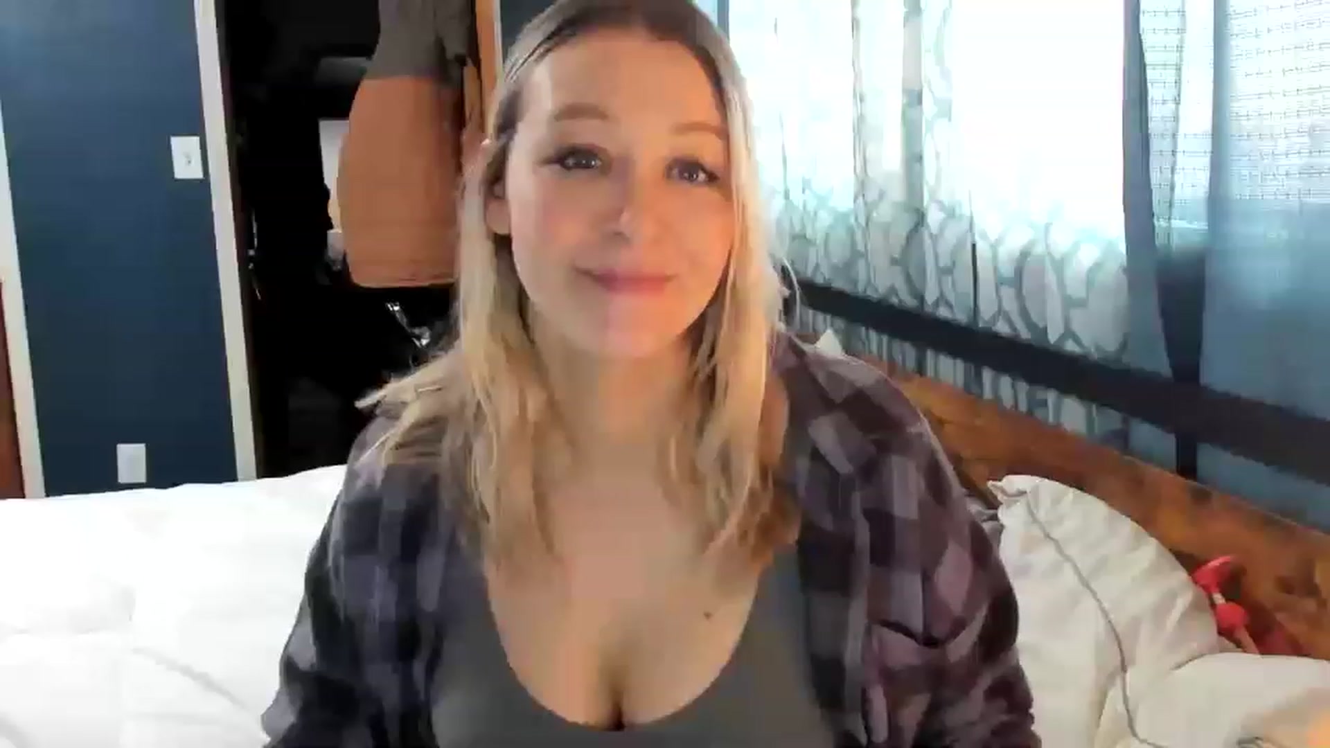 Gallery image thumbnail from ShylaMarie1's myfreecams stream on, 02/07/2023, 22:04 image 5 of 20