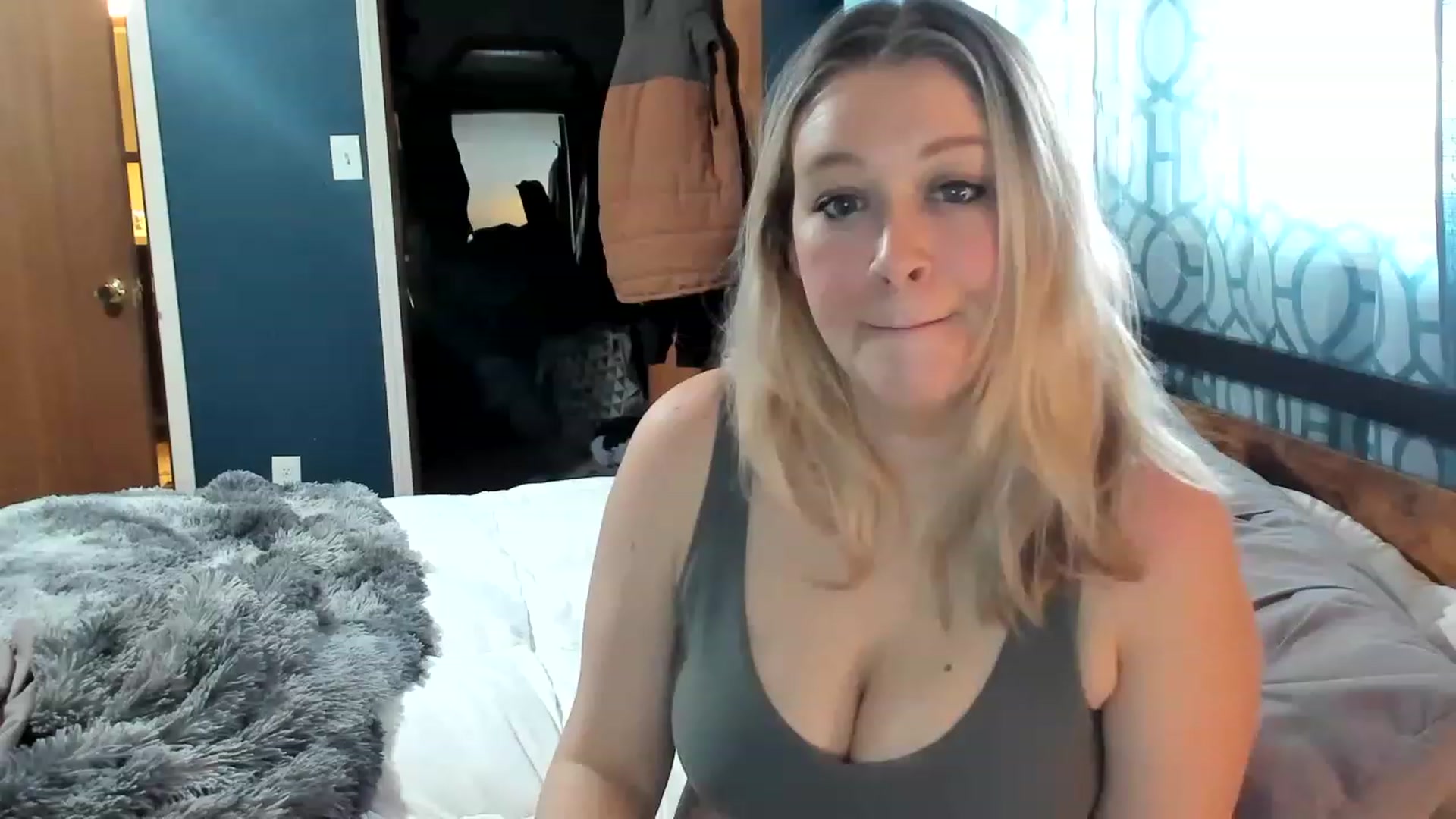 Gallery image thumbnail from ShylaMarie1's myfreecams stream on, 02/15/2023, 17:22 image 16 of 20