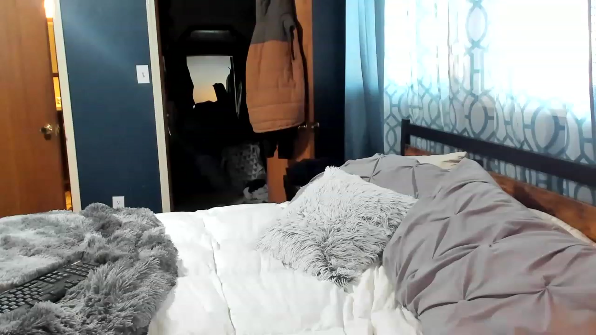 Gallery image thumbnail from ShylaMarie1's myfreecams stream on, 02/15/2023, 17:59 image 3 of 20