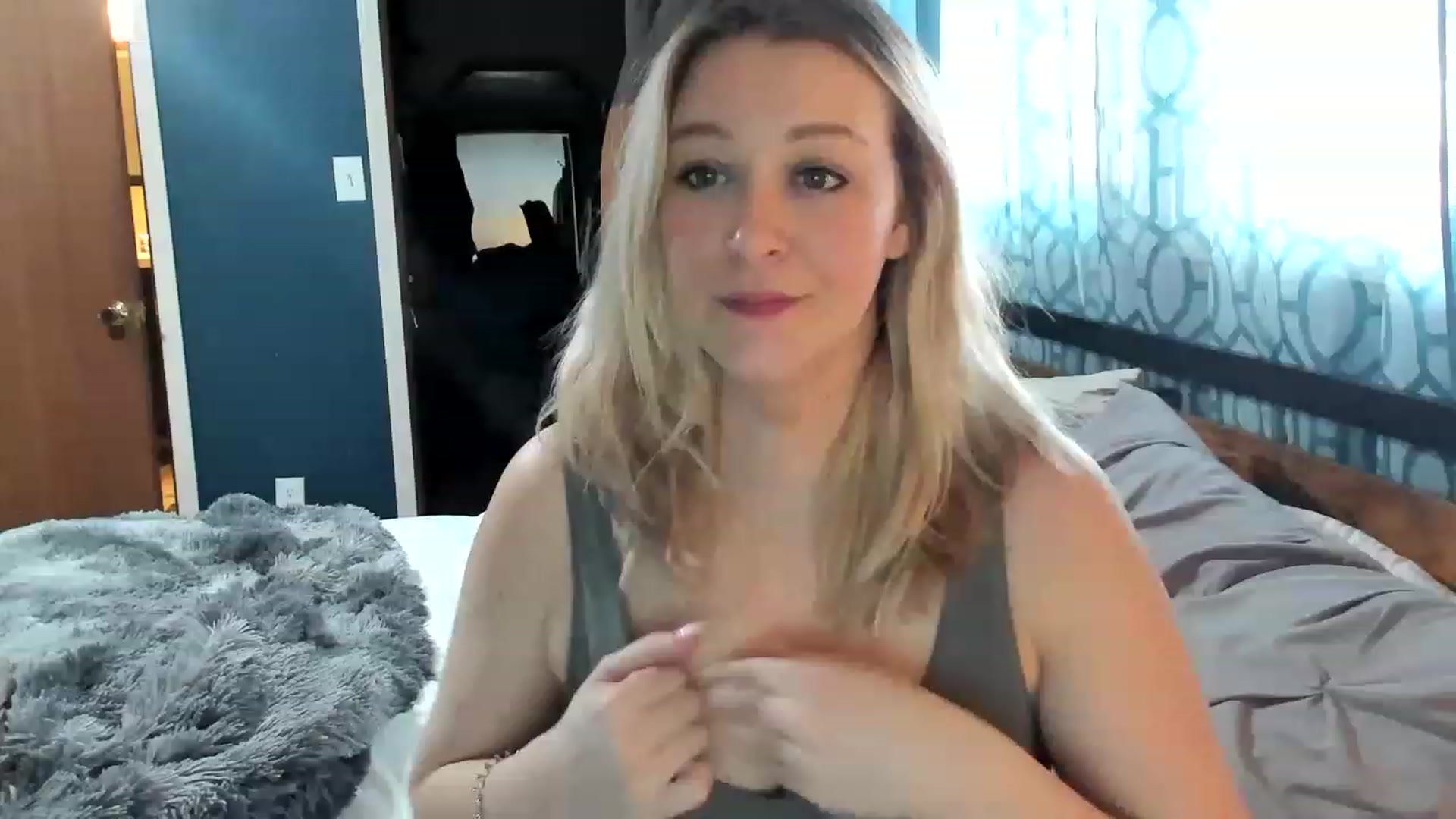 Gallery image thumbnail from ShylaMarie1's myfreecams stream on, 02/15/2023, 17:59 image 1 of 20