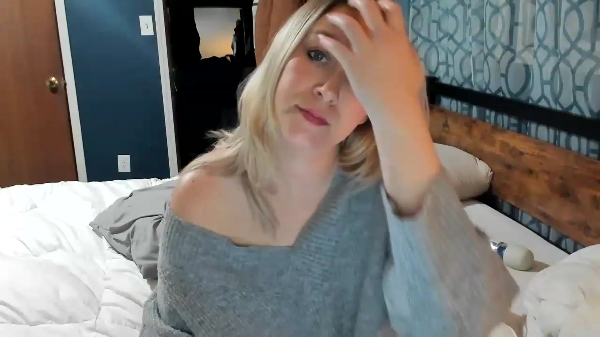 Gallery image thumbnail from ShylaMarie1's myfreecams stream on, 02/17/2023, 02:45 image 7 of 20