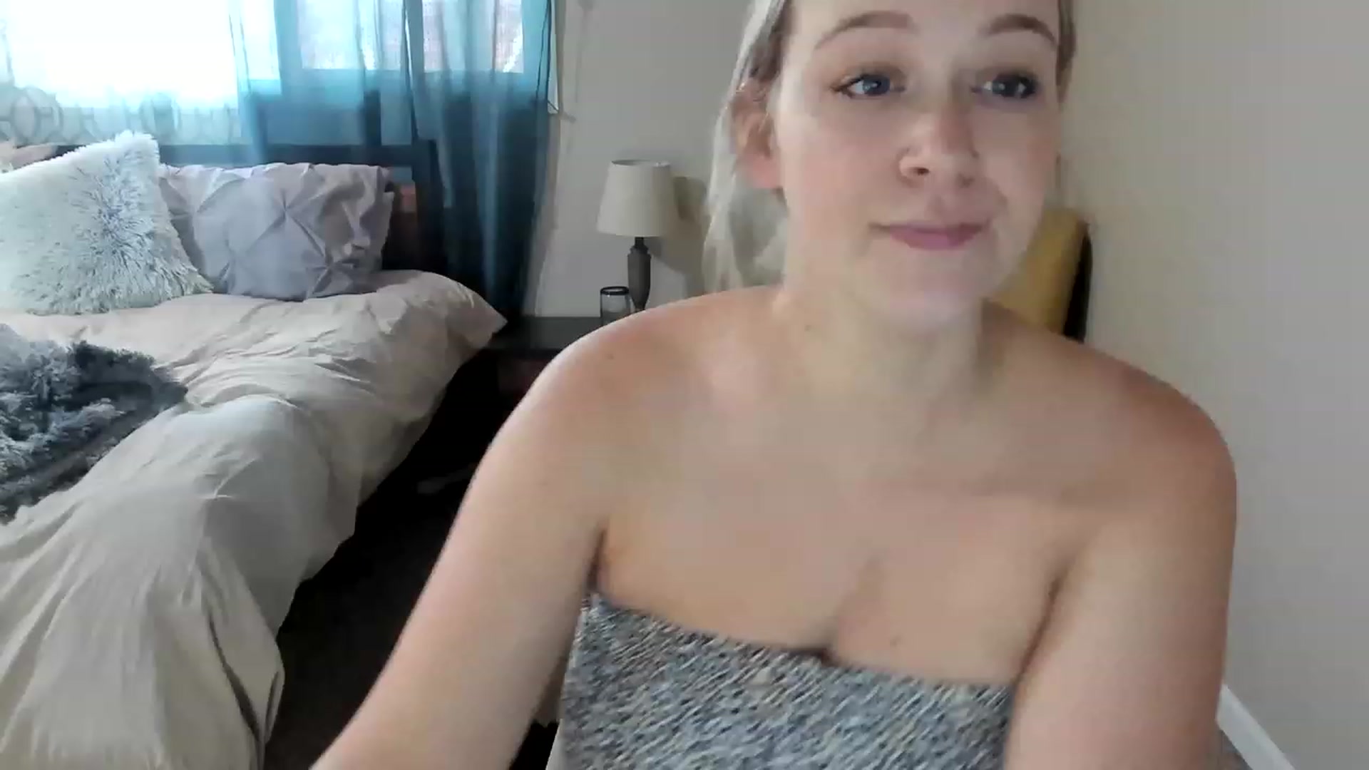 Gallery image thumbnail from ShylaMarie1's myfreecams stream on, 03/27/2023, 17:50 image 7 of 20