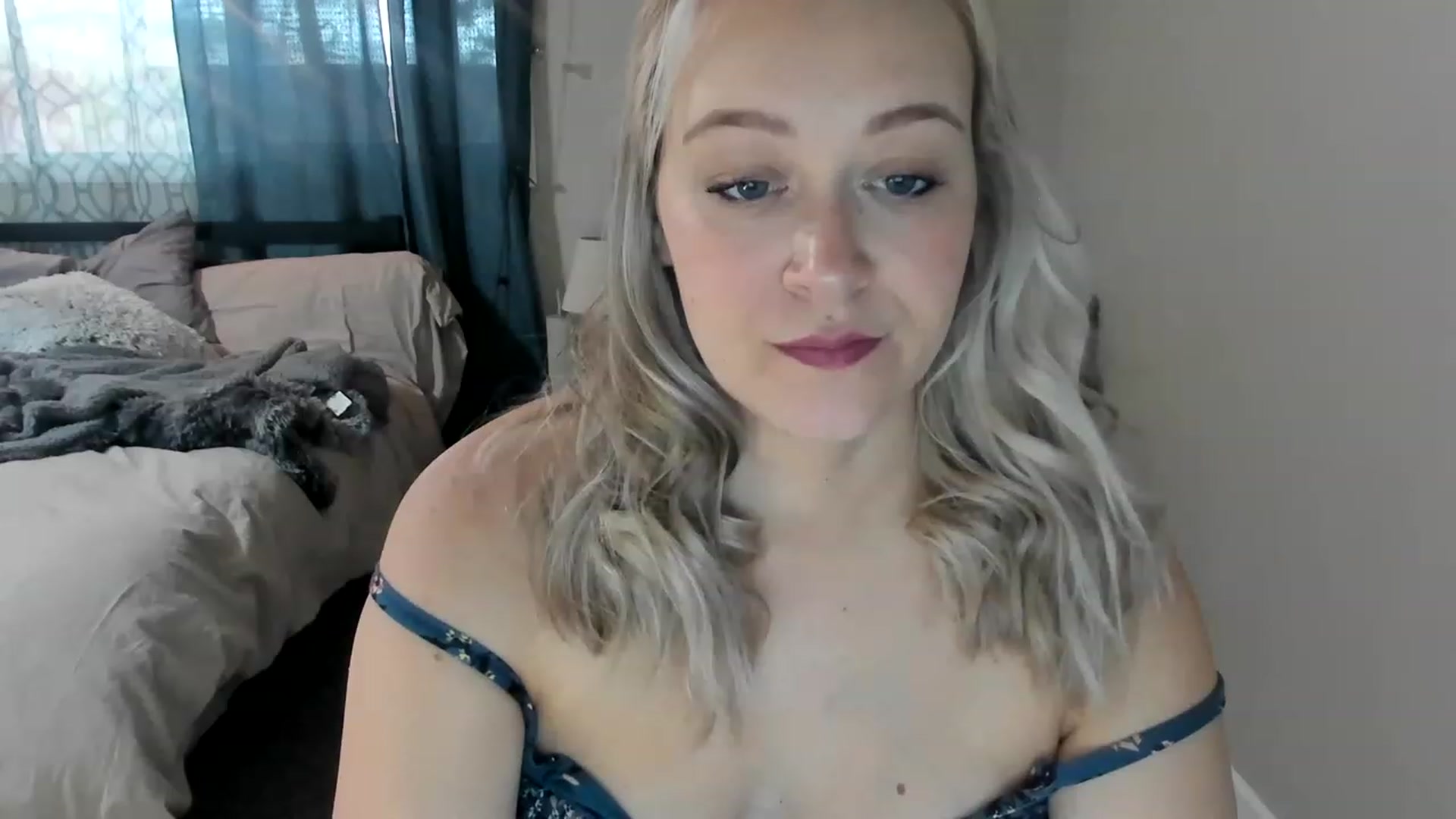 Gallery image thumbnail from ShylaMarie1's myfreecams stream on, 03/28/2023, 16:40 image 9 of 20