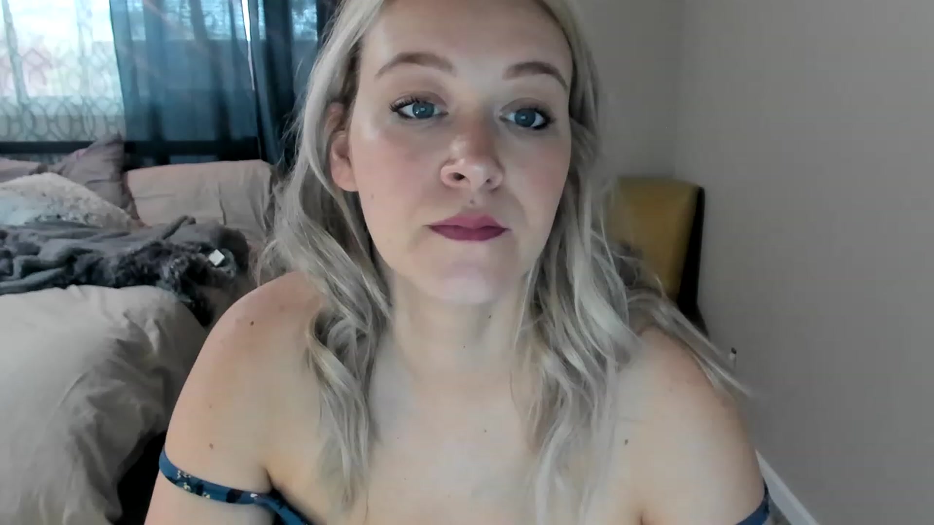 Gallery image thumbnail from ShylaMarie1's myfreecams stream on, 03/28/2023, 16:40 image 3 of 20