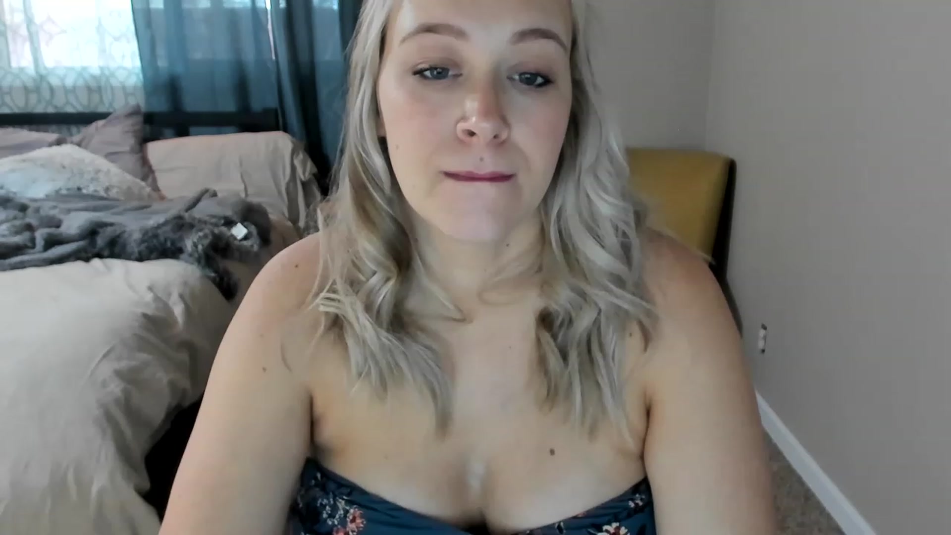 Gallery image thumbnail from ShylaMarie1's myfreecams stream on, 03/28/2023, 17:46 image 10 of 20
