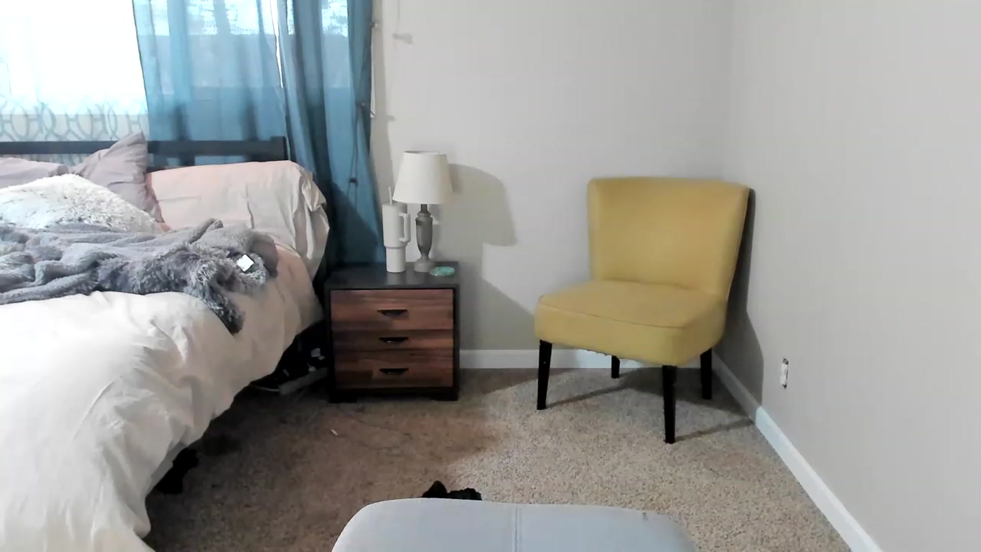 Gallery image thumbnail from ShylaMarie1's myfreecams stream on, 03/28/2023, 17:46 image 17 of 20