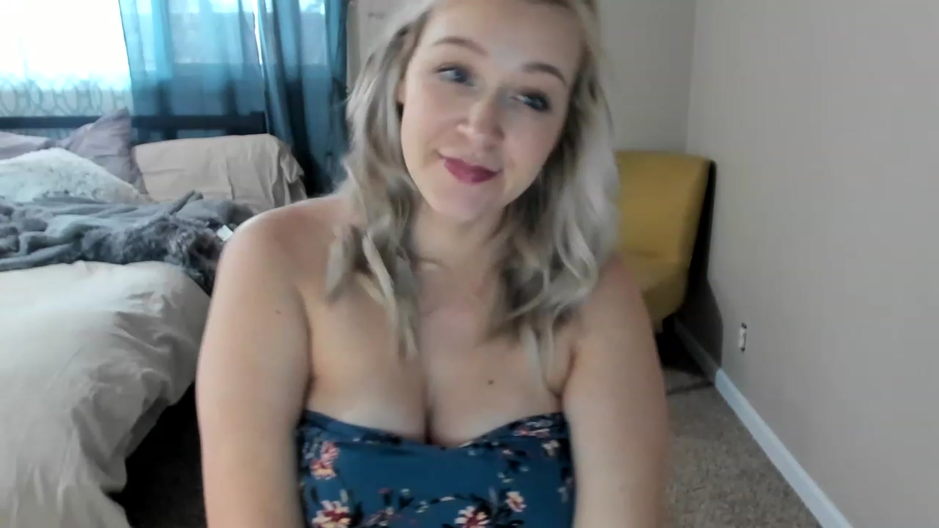 Gallery image thumbnail from ShylaMarie1's myfreecams stream on, 03/28/2023, 21:20 image 5 of 20