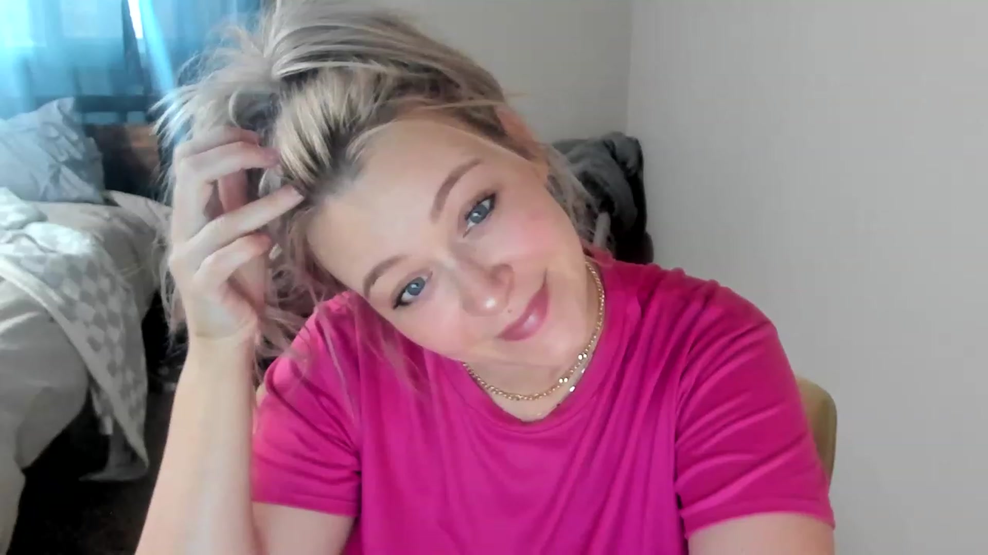 Gallery image thumbnail from ShylaMarie1's myfreecams stream on, 03/31/2023, 15:58 image 7 of 20
