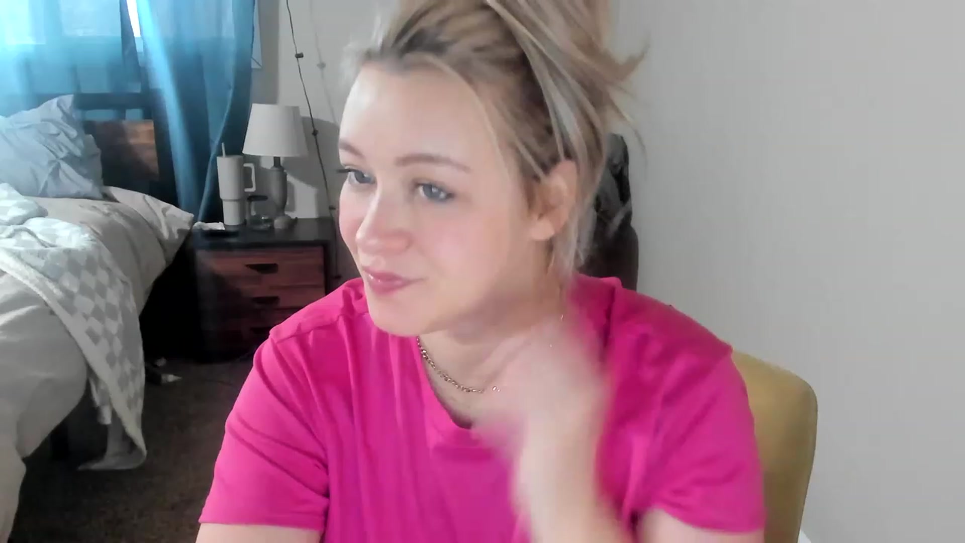 Gallery image thumbnail from ShylaMarie1's myfreecams stream on, 03/31/2023, 15:58 image 17 of 20