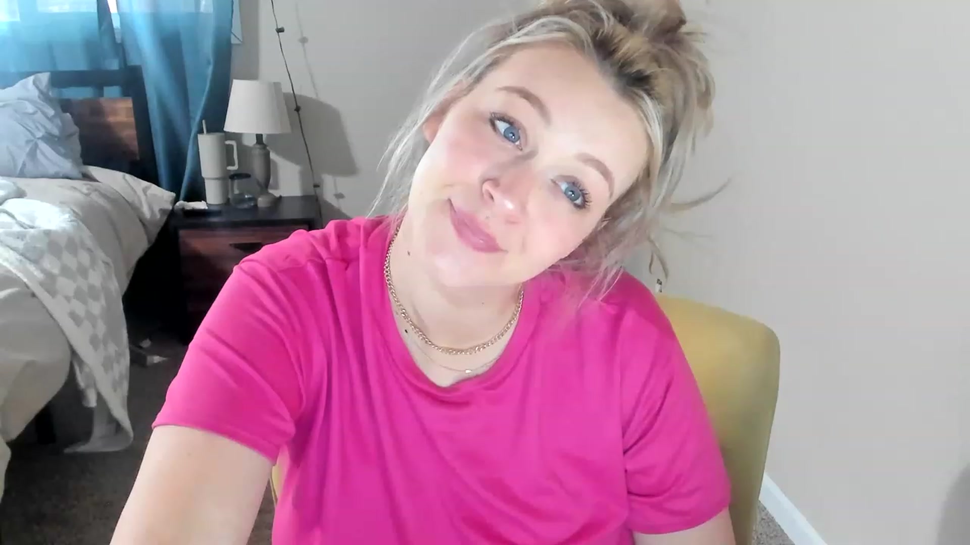 Gallery image thumbnail from ShylaMarie1's myfreecams stream on, 03/31/2023, 16:29 image 4 of 20