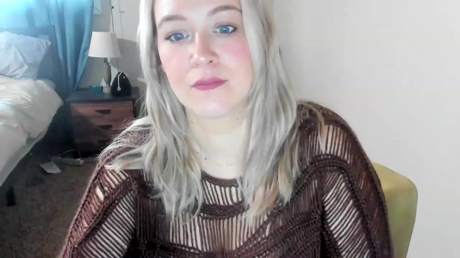 Gallery image thumbnail from ShylaMarie1's myfreecams stream on, 04/05/2023, 16:01 image 15 of 20