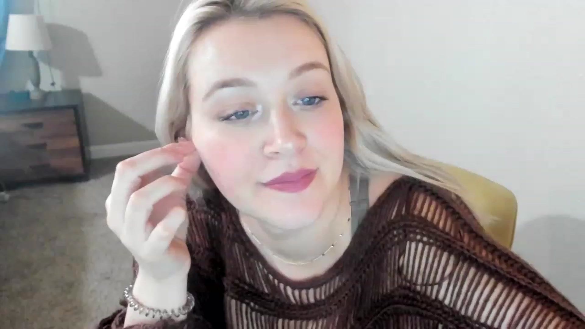 Gallery image thumbnail from ShylaMarie1's myfreecams stream on, 04/05/2023, 20:46 image 6 of 20