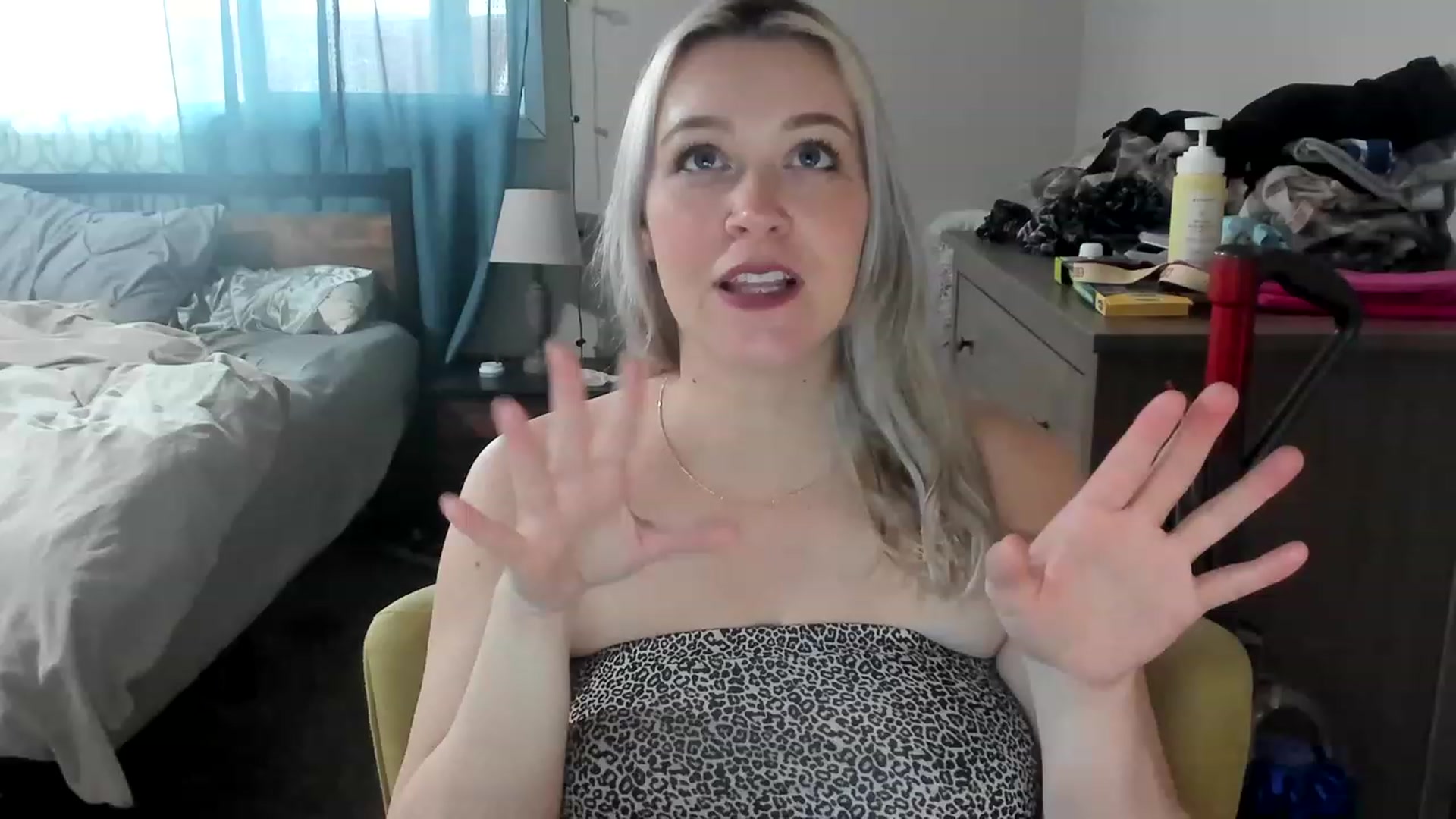 Gallery image thumbnail from ShylaMarie1's myfreecams stream on, 04/12/2023, 17:53 image 8 of 20
