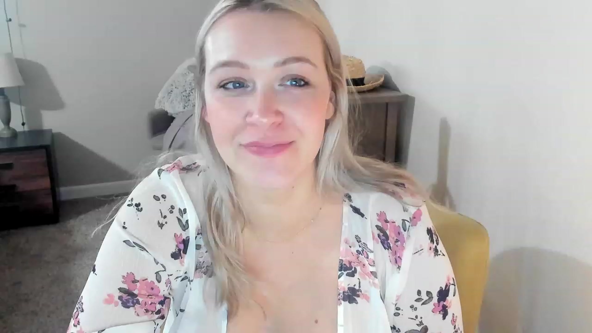 Gallery image thumbnail from ShylaMarie1's myfreecams stream on, 04/14/2023, 24:35 image 19 of 20