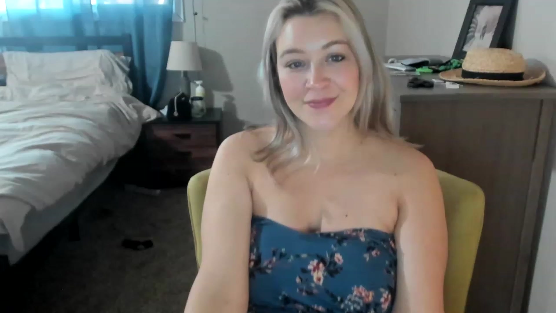 Gallery image thumbnail from ShylaMarie1's myfreecams stream on, 04/16/2023, 16:34 image 20 of 20