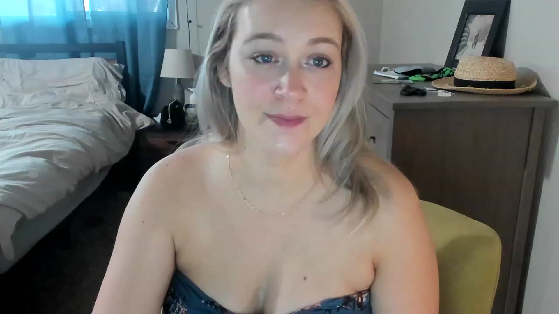 Gallery image thumbnail from ShylaMarie1's myfreecams stream on, 04/16/2023, 16:34 image 2 of 20