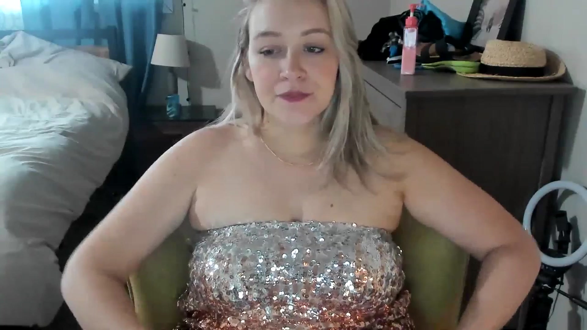 Gallery image thumbnail from ShylaMarie1's myfreecams stream on, 04/19/2023, 16:54 image 4 of 20