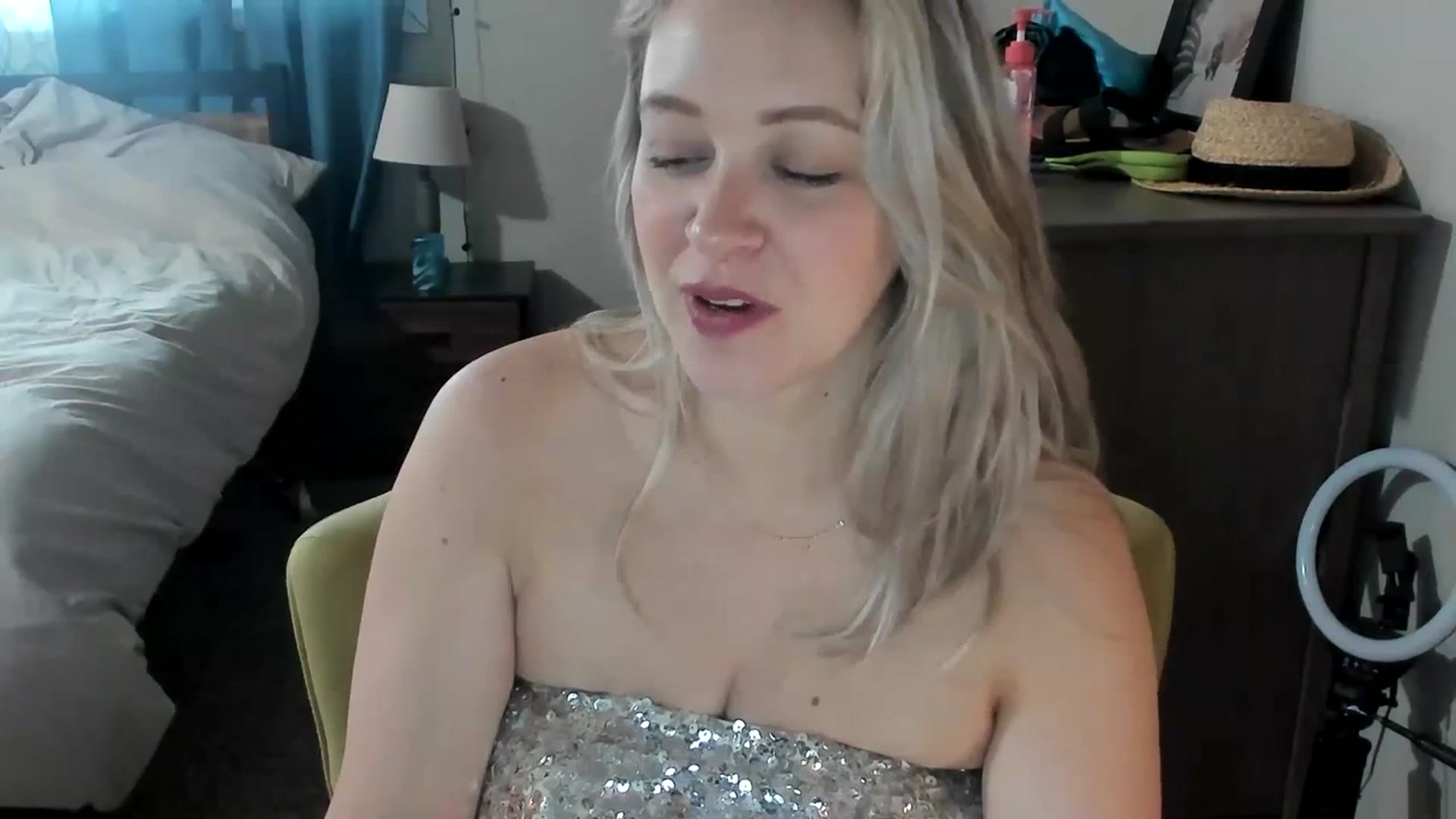 Gallery image thumbnail from ShylaMarie1's myfreecams stream on, 04/19/2023, 16:54 image 7 of 20