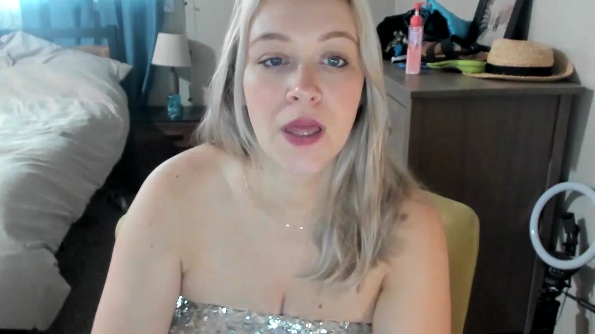 Gallery image thumbnail from ShylaMarie1's myfreecams stream on, 04/19/2023, 16:54 image 14 of 20