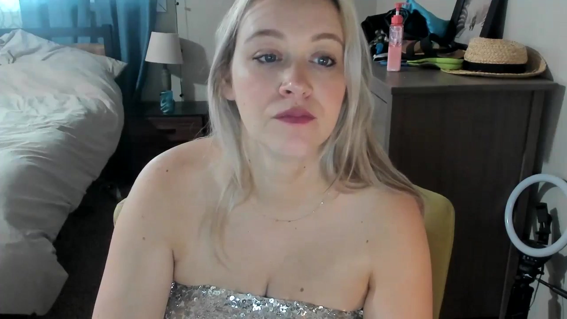 Gallery image thumbnail from ShylaMarie1's myfreecams stream on, 04/19/2023, 16:54 image 17 of 20