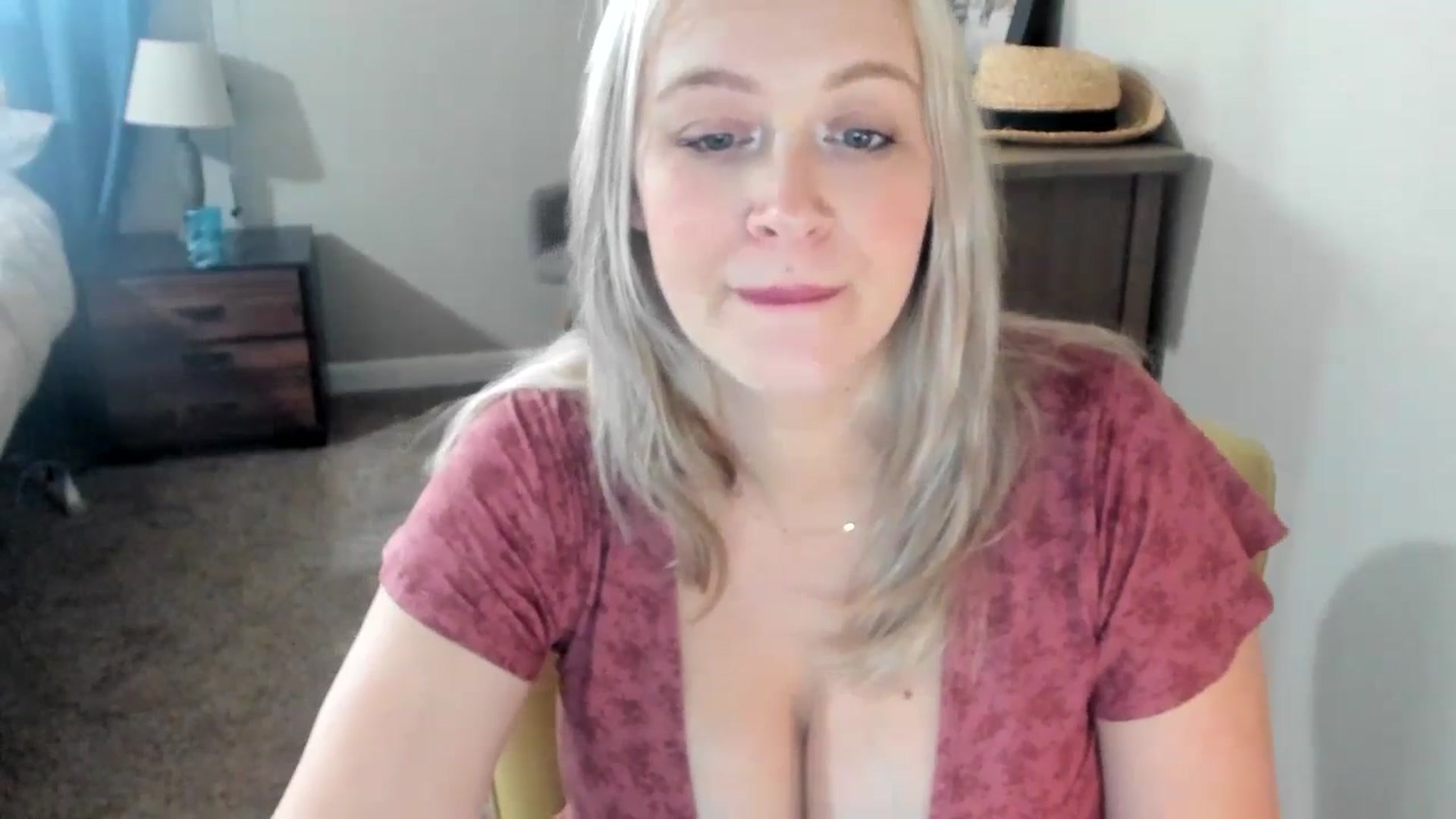 Gallery image thumbnail from ShylaMarie1's myfreecams stream on, 04/19/2023, 21:55 image 14 of 20