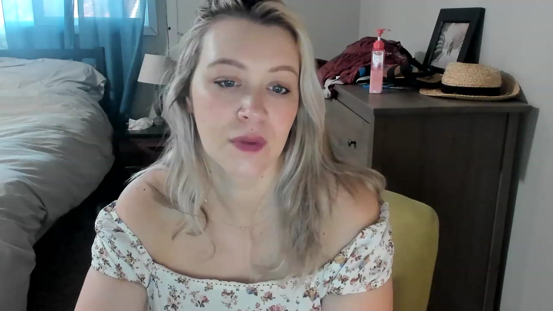 Gallery image thumbnail from ShylaMarie1's myfreecams stream on, 04/20/2023, 17:15 image 9 of 20