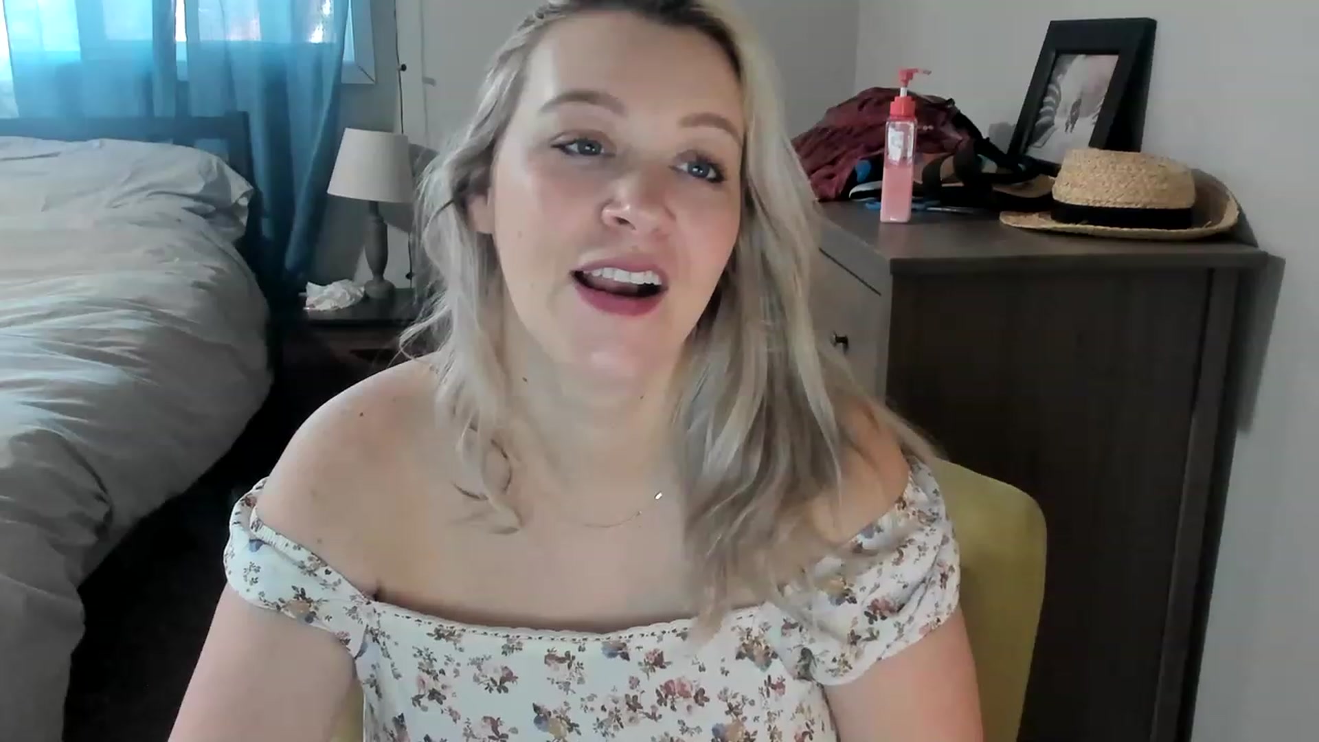 Gallery image thumbnail from ShylaMarie1's myfreecams stream on, 04/20/2023, 17:15 image 7 of 20