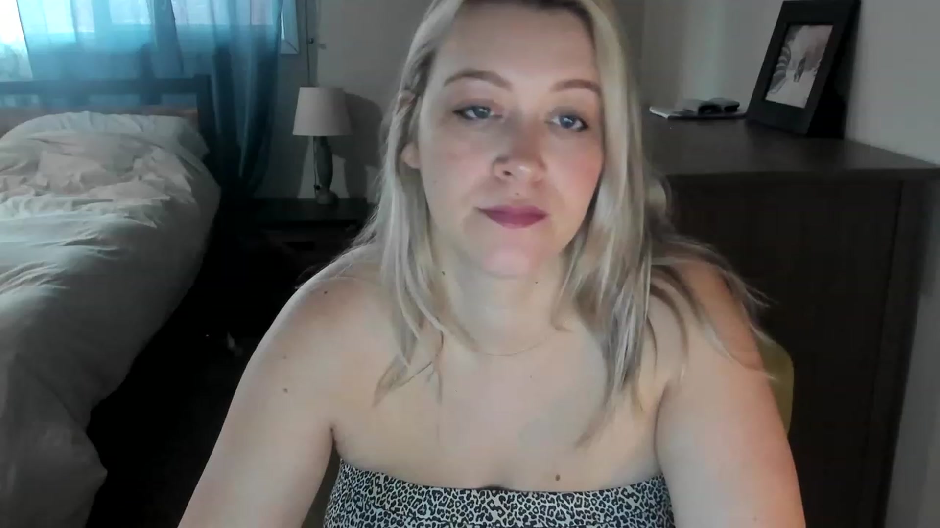 Gallery image thumbnail from ShylaMarie1's myfreecams stream on, 04/23/2023, 17:22 image 9 of 20