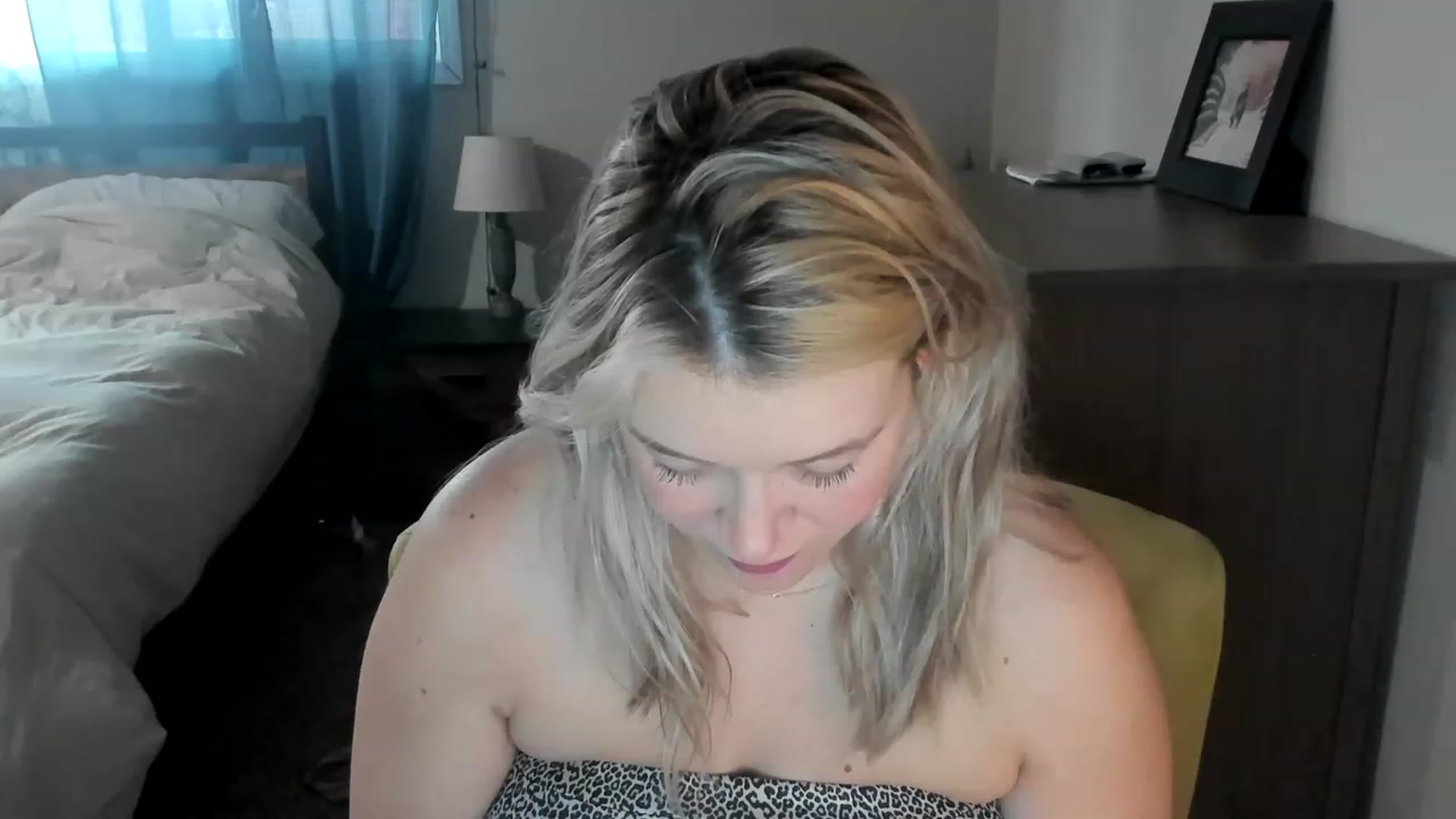 Gallery image thumbnail from ShylaMarie1's myfreecams stream on, 04/23/2023, 17:22 image 5 of 20
