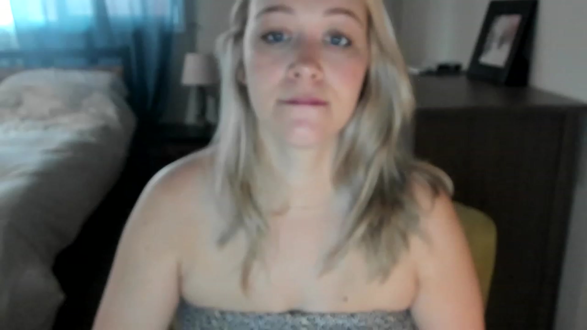 Gallery image thumbnail from ShylaMarie1's myfreecams stream on, 04/23/2023, 17:22 image 3 of 20