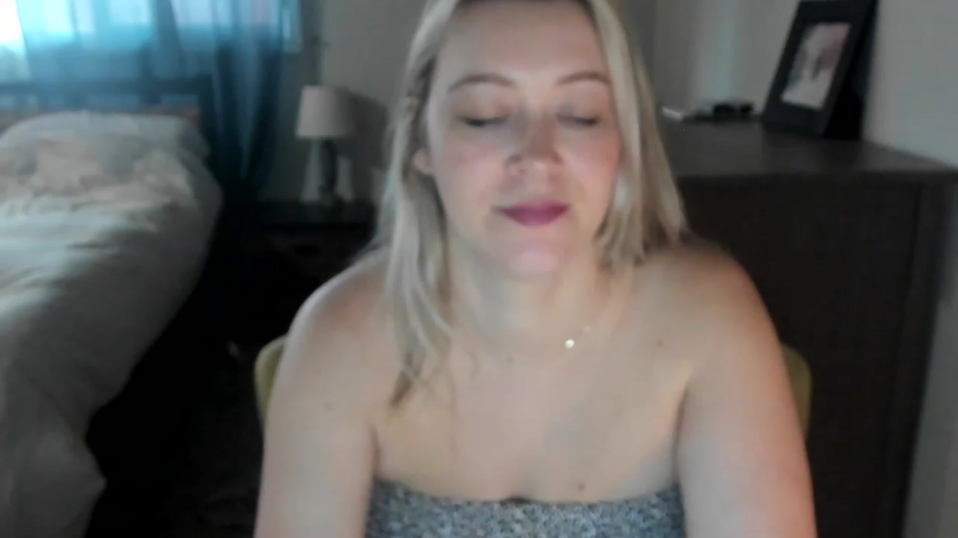 Gallery image thumbnail from ShylaMarie1's myfreecams stream on, 04/23/2023, 17:22 image 8 of 20