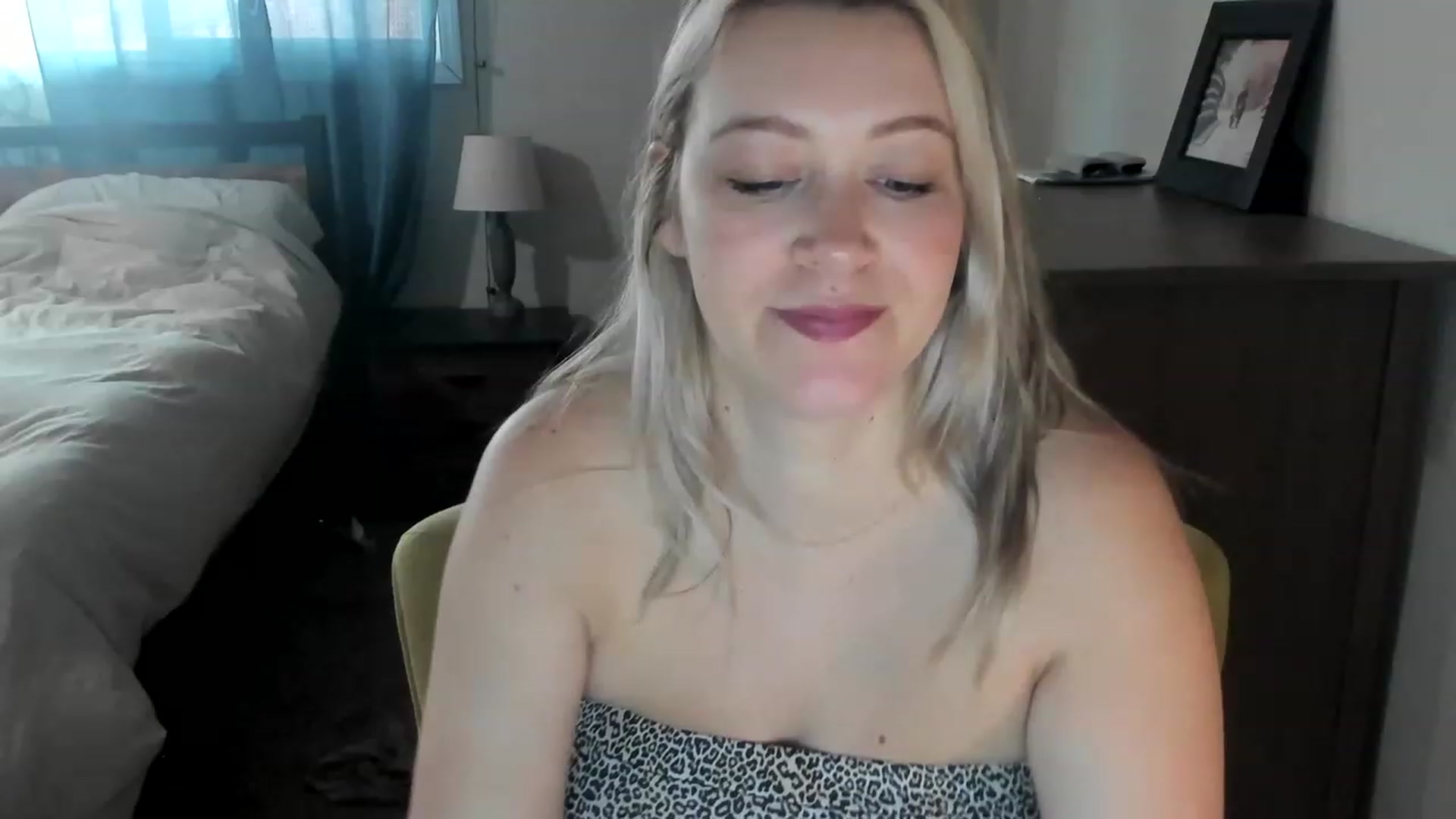 Gallery image thumbnail from ShylaMarie1's myfreecams stream on, 04/23/2023, 17:22 image 10 of 20