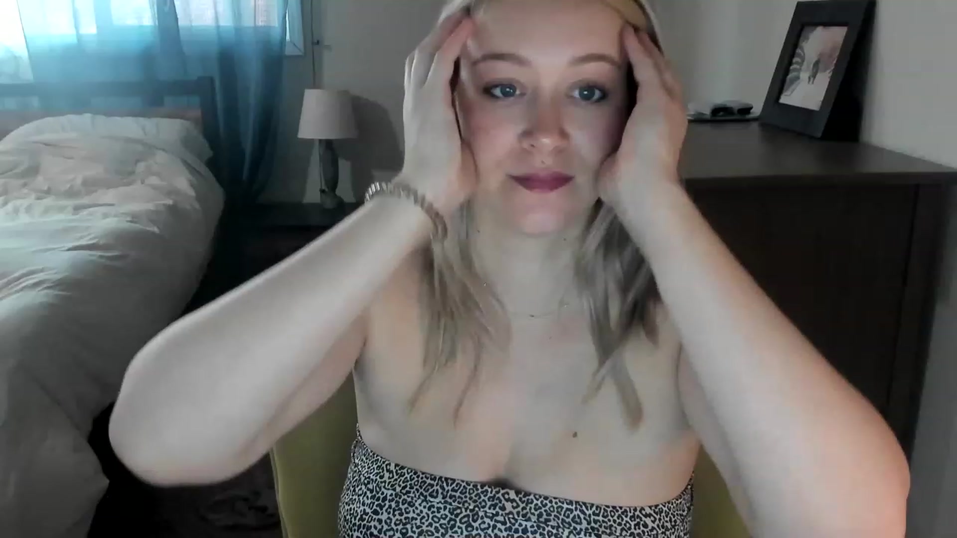 Gallery image thumbnail from ShylaMarie1's myfreecams stream on, 04/23/2023, 17:22 image 14 of 20