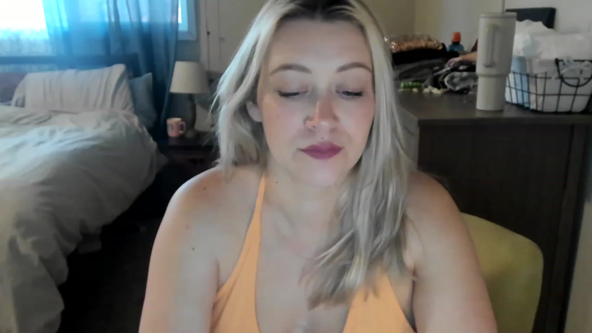 Gallery image thumbnail from ShylaMarie1's myfreecams stream on, 05/10/2023, 17:20 image 5 of 20