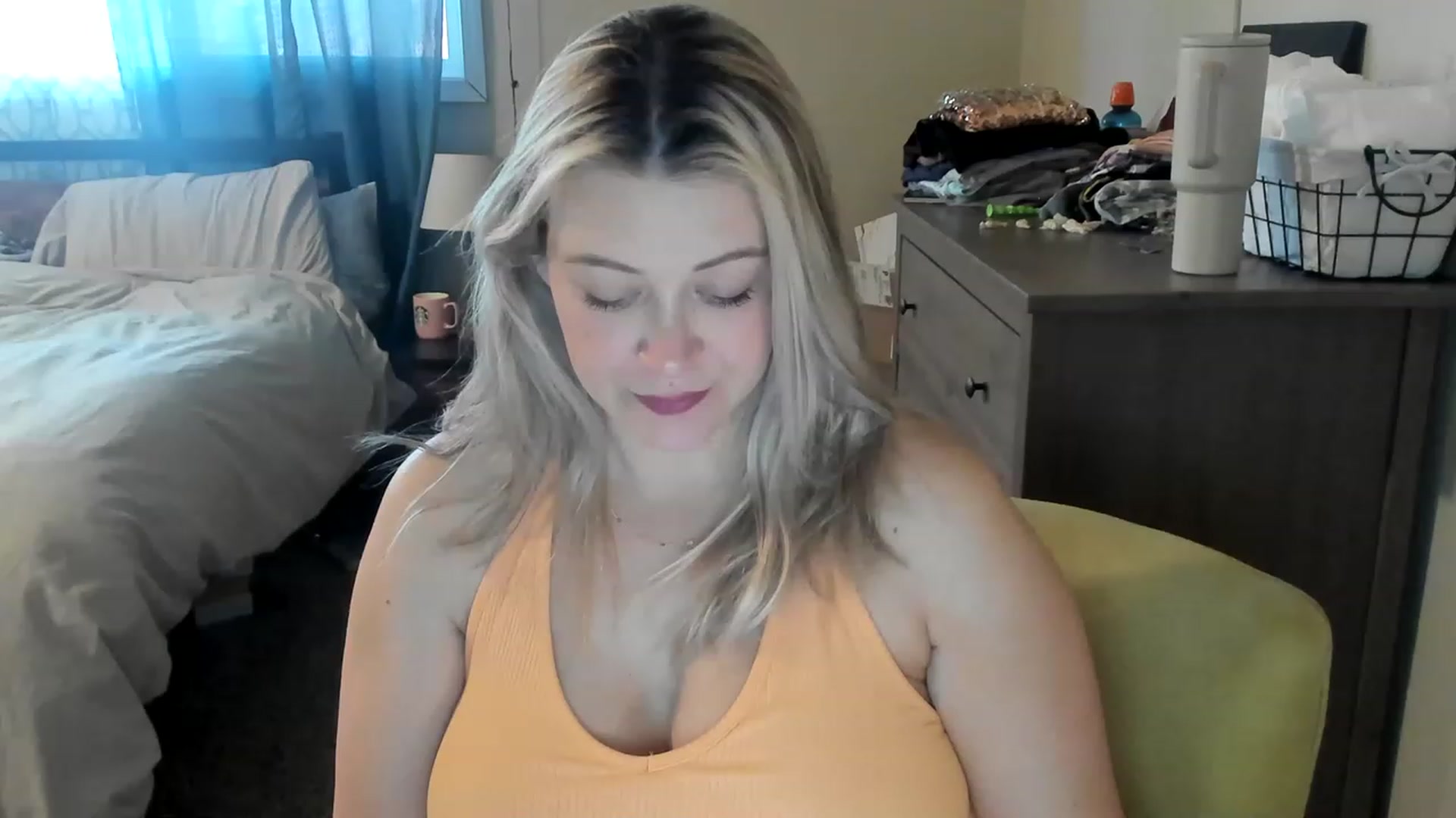 Gallery image thumbnail from ShylaMarie1's myfreecams stream on, 05/10/2023, 17:20 image 1 of 20
