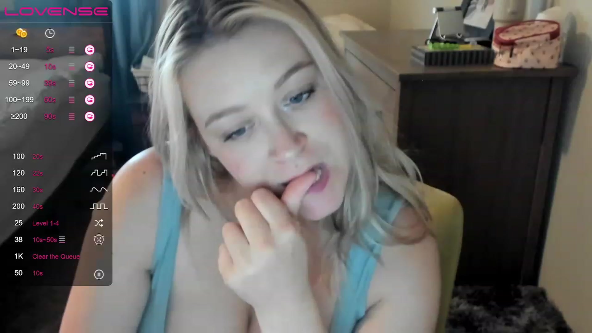 Gallery image thumbnail from ShylaMarie1's myfreecams stream on, 05/18/2023, 24:27 image 20 of 20