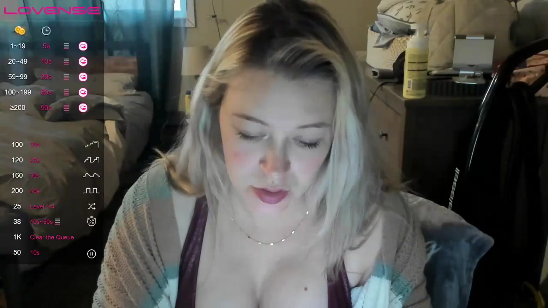 Gallery image thumbnail from ShylaMarie1's myfreecams stream on, 06/01/2023, 17:51 image 19 of 20