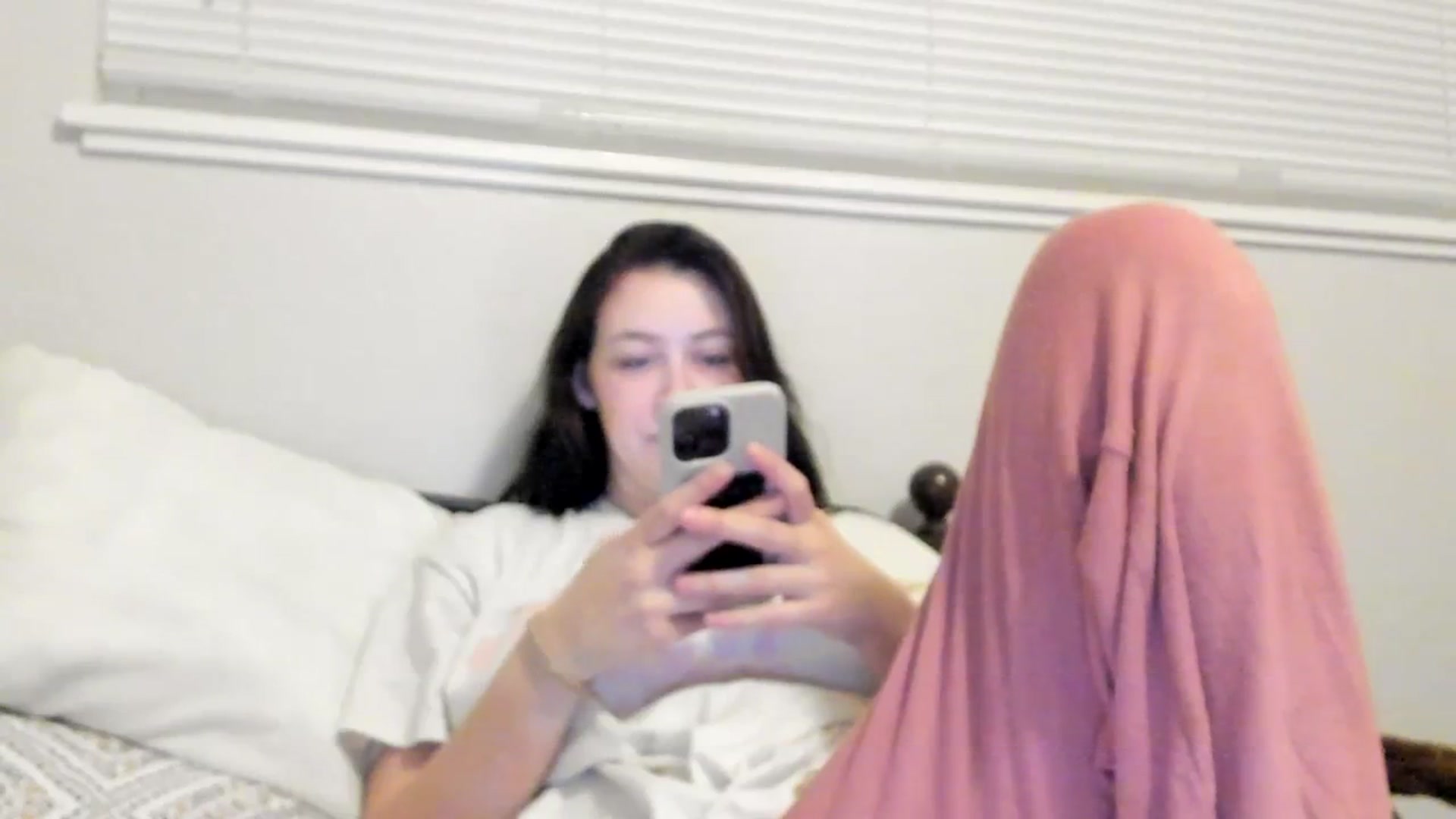 Gallery image thumbnail from ShylaMarie1's myfreecams stream on, 04/01/2024, 13:41 image 11 of 20