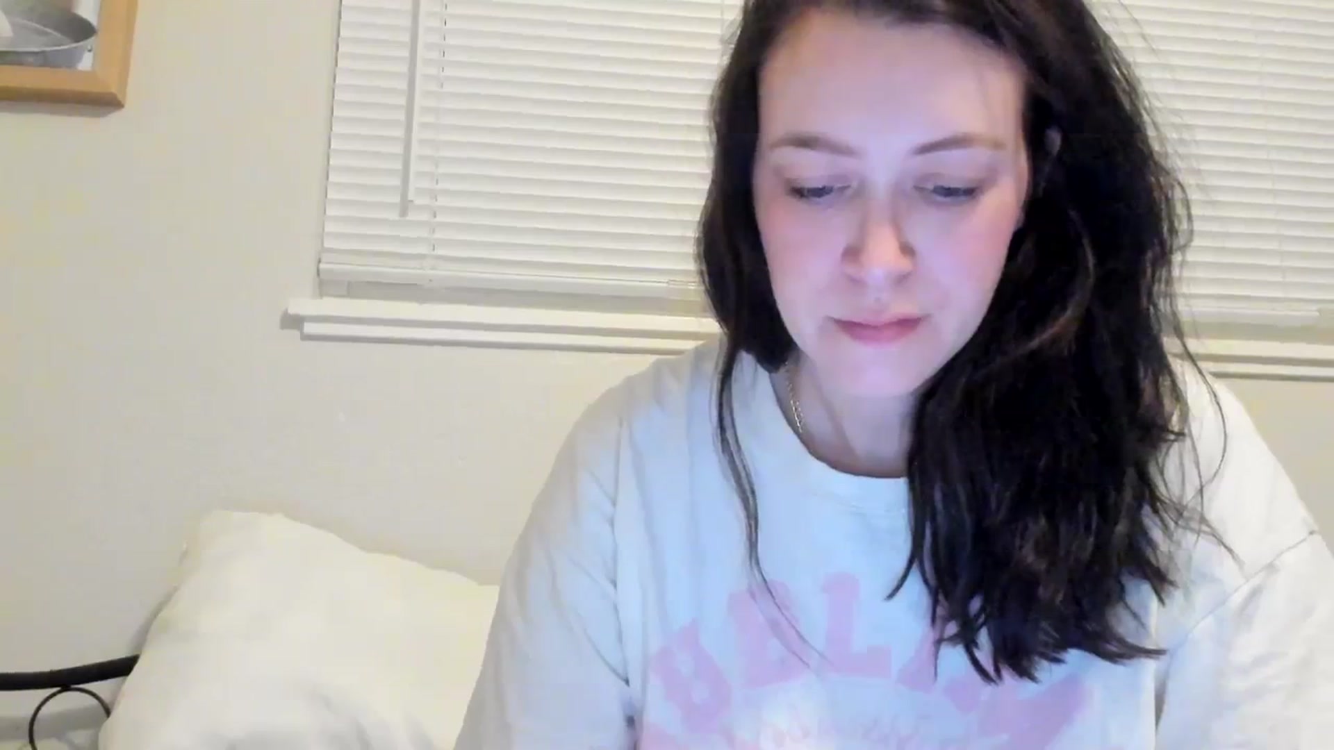 Gallery image thumbnail from ShylaMarie1's myfreecams stream on, 04/01/2024, 13:41 image 10 of 20