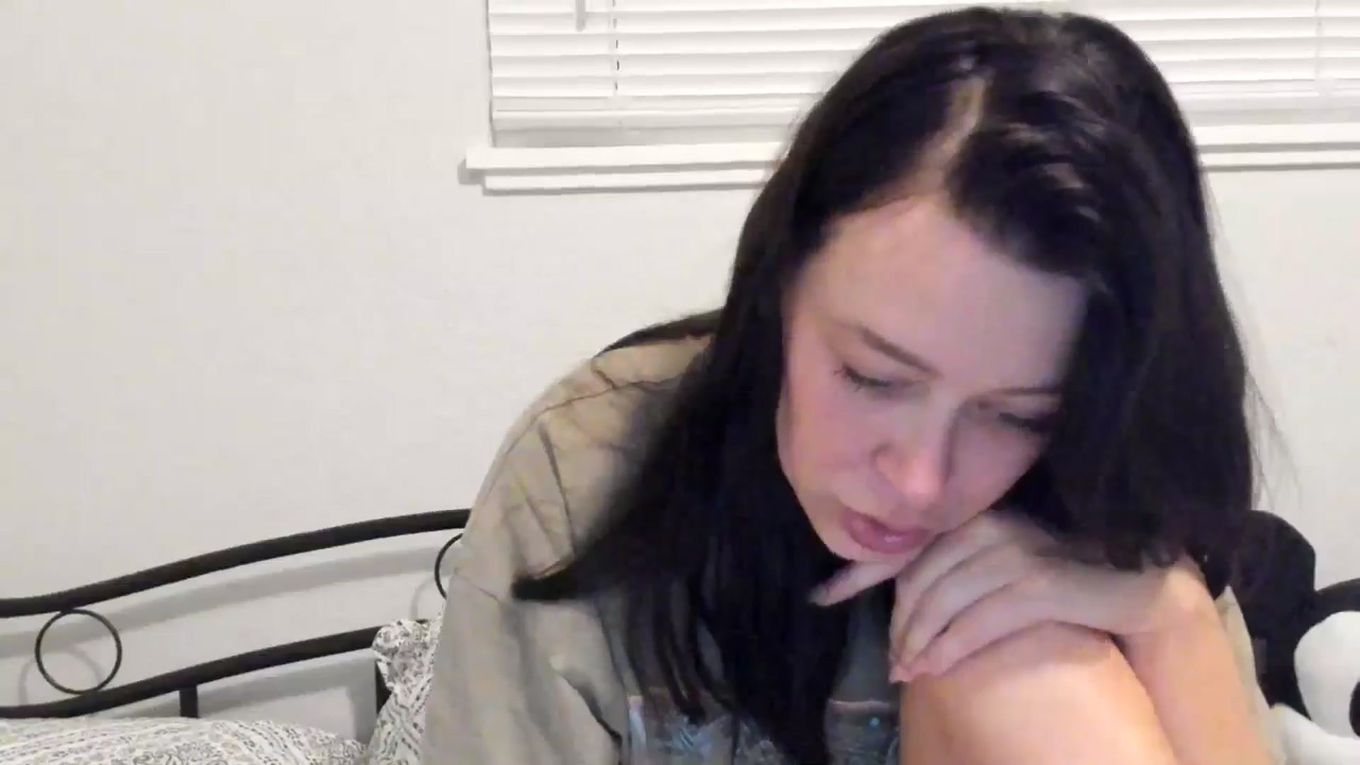 Gallery image thumbnail from ShylaMarie1's myfreecams stream on, 05/15/2024, 11:43 image 19 of 20
