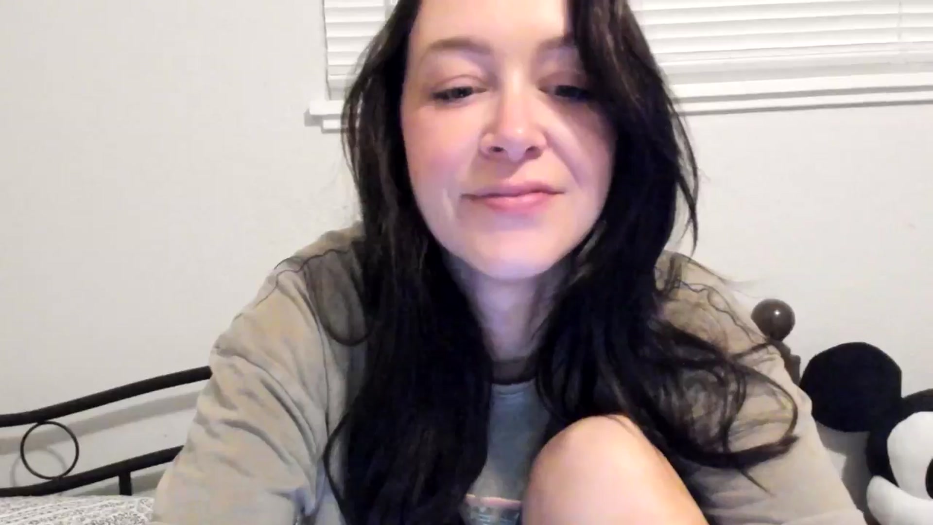 Gallery image thumbnail from ShylaMarie1's myfreecams stream on, 05/15/2024, 11:43 image 14 of 20