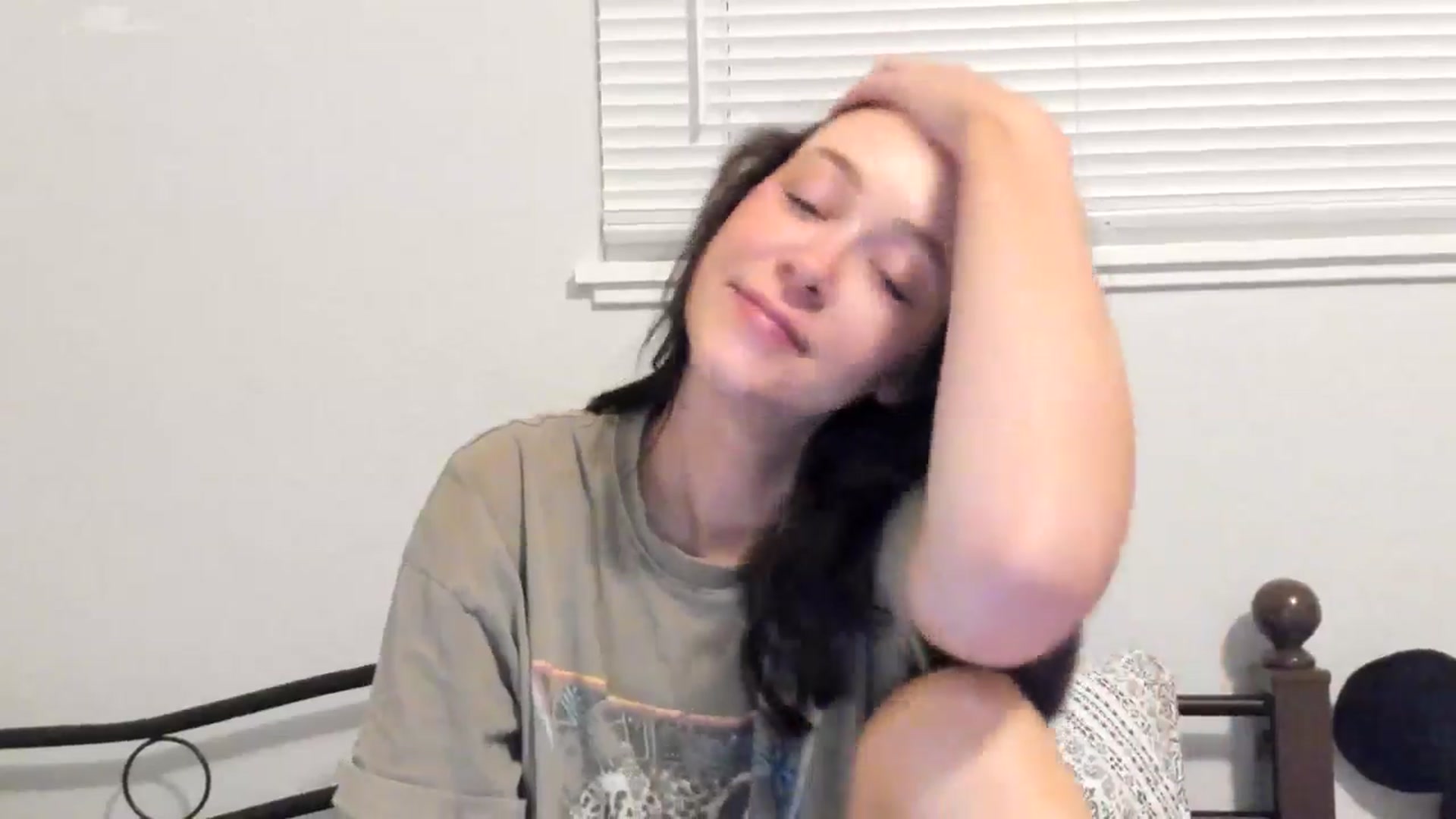 Gallery image thumbnail from ShylaMarie1's myfreecams stream on, 05/15/2024, 11:43 image 7 of 20