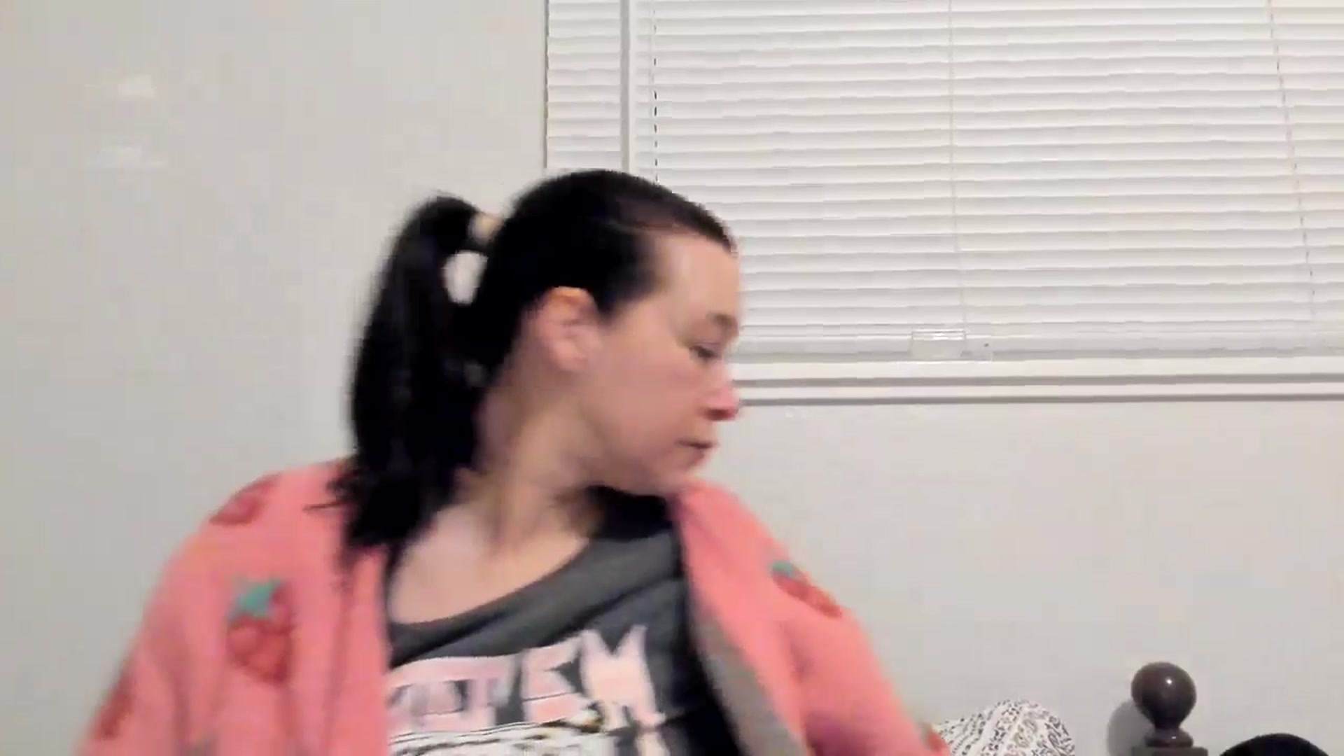Gallery image thumbnail from ShylaMarie1's myfreecams stream on, 05/16/2024, 11:36 image 9 of 20