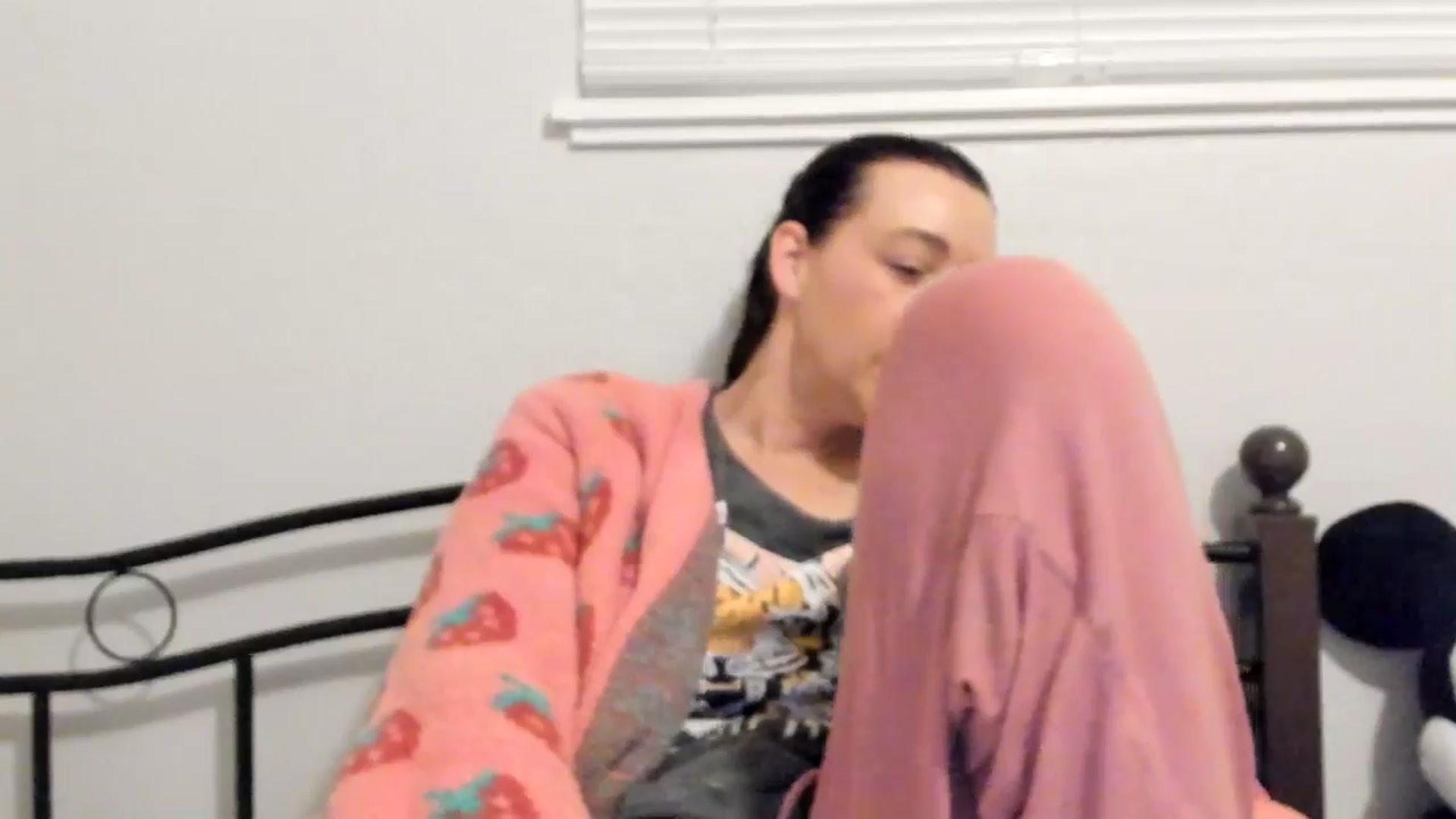 Gallery image thumbnail from ShylaMarie1's myfreecams stream on, 05/16/2024, 11:36 image 8 of 20