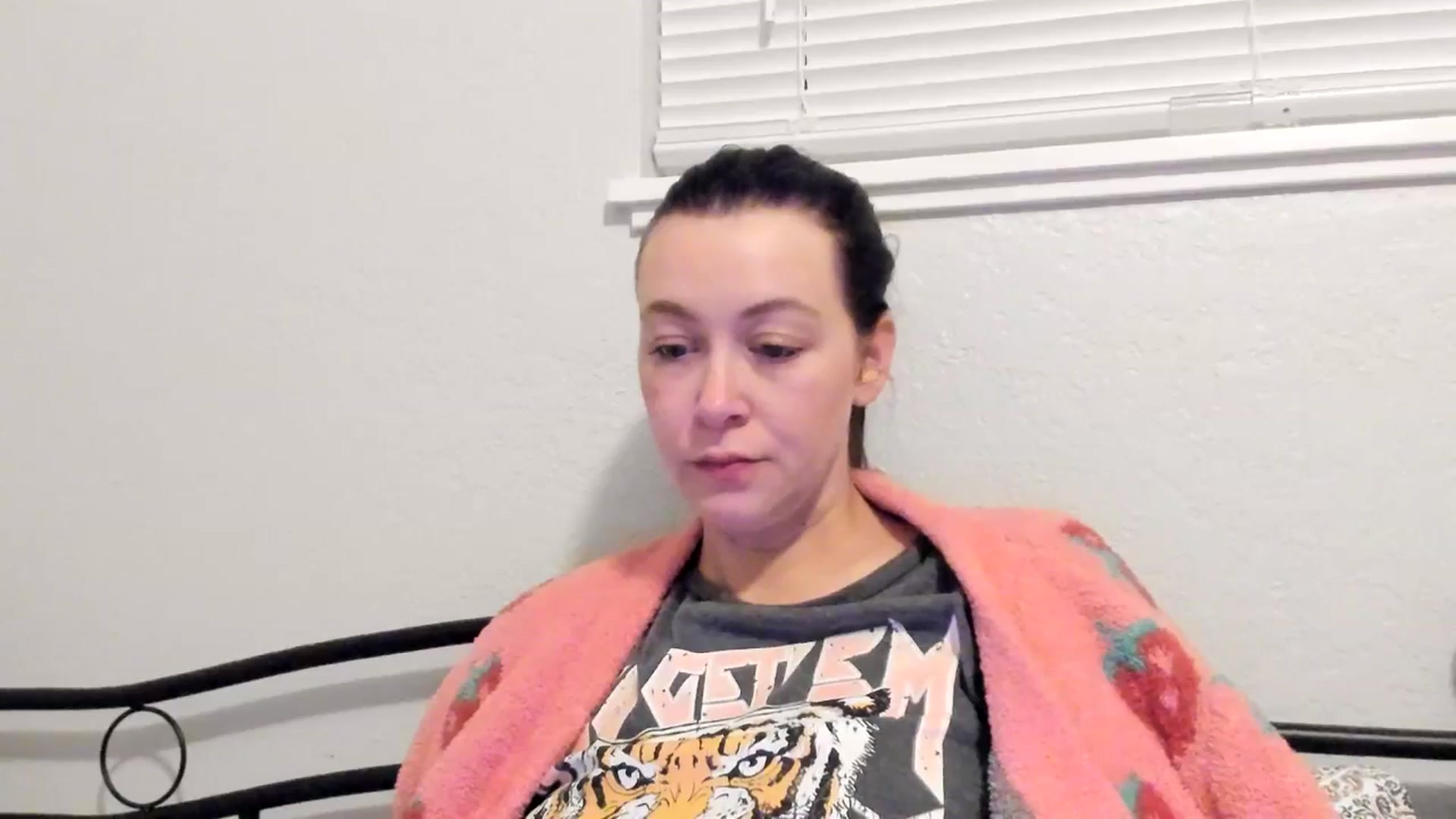 Gallery image thumbnail from ShylaMarie1's myfreecams stream on, 05/17/2024, 11:44 image 15 of 20