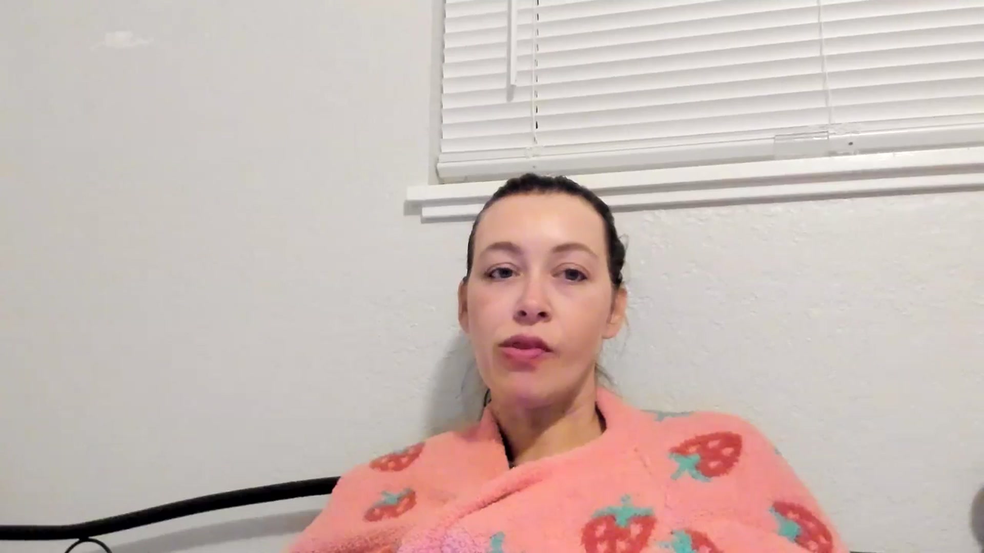 Gallery image thumbnail from ShylaMarie1's myfreecams stream on, 05/17/2024, 11:44 image 19 of 20