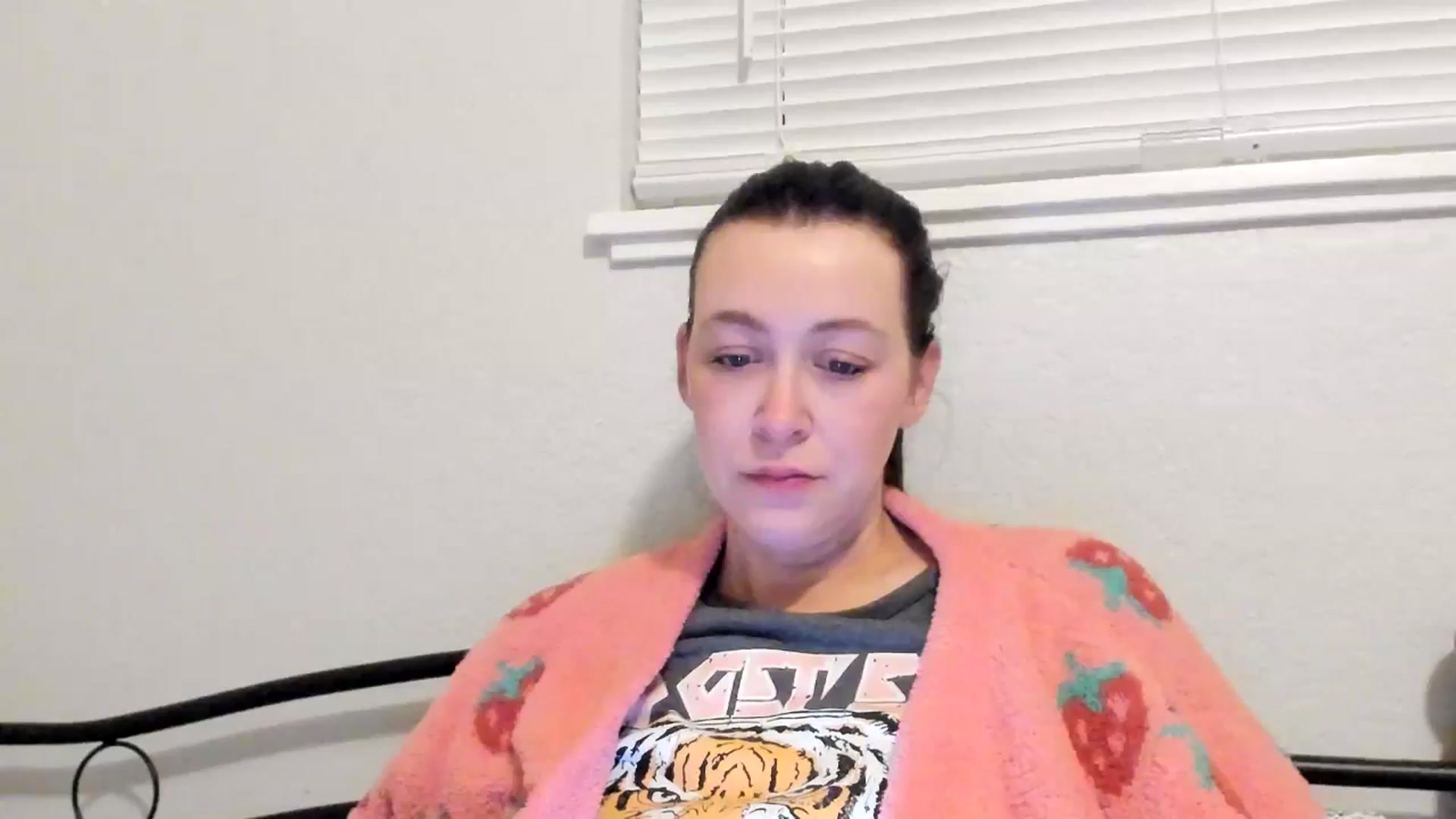 Gallery image thumbnail from ShylaMarie1's myfreecams stream on, 05/17/2024, 11:44 image 9 of 20